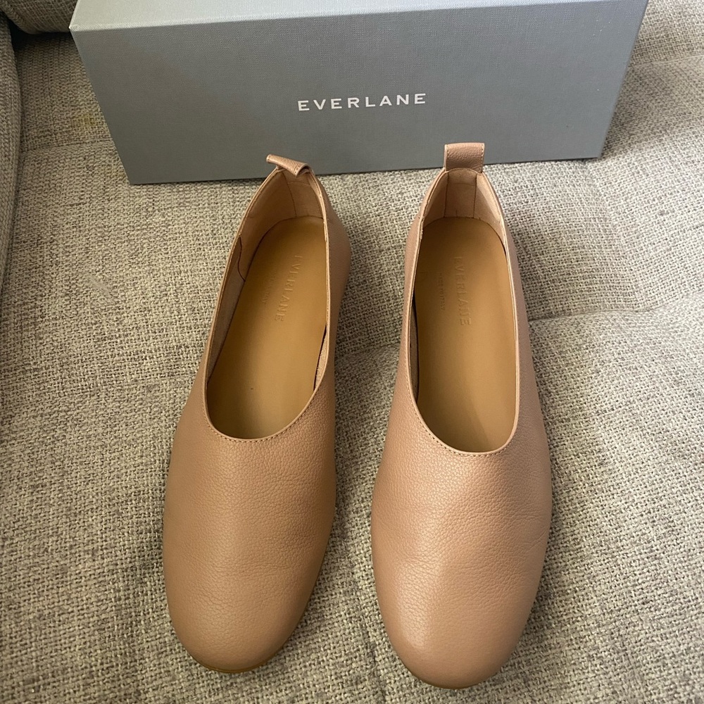 Everlane The Italian Leather Day Glove flats in Tan Size 6